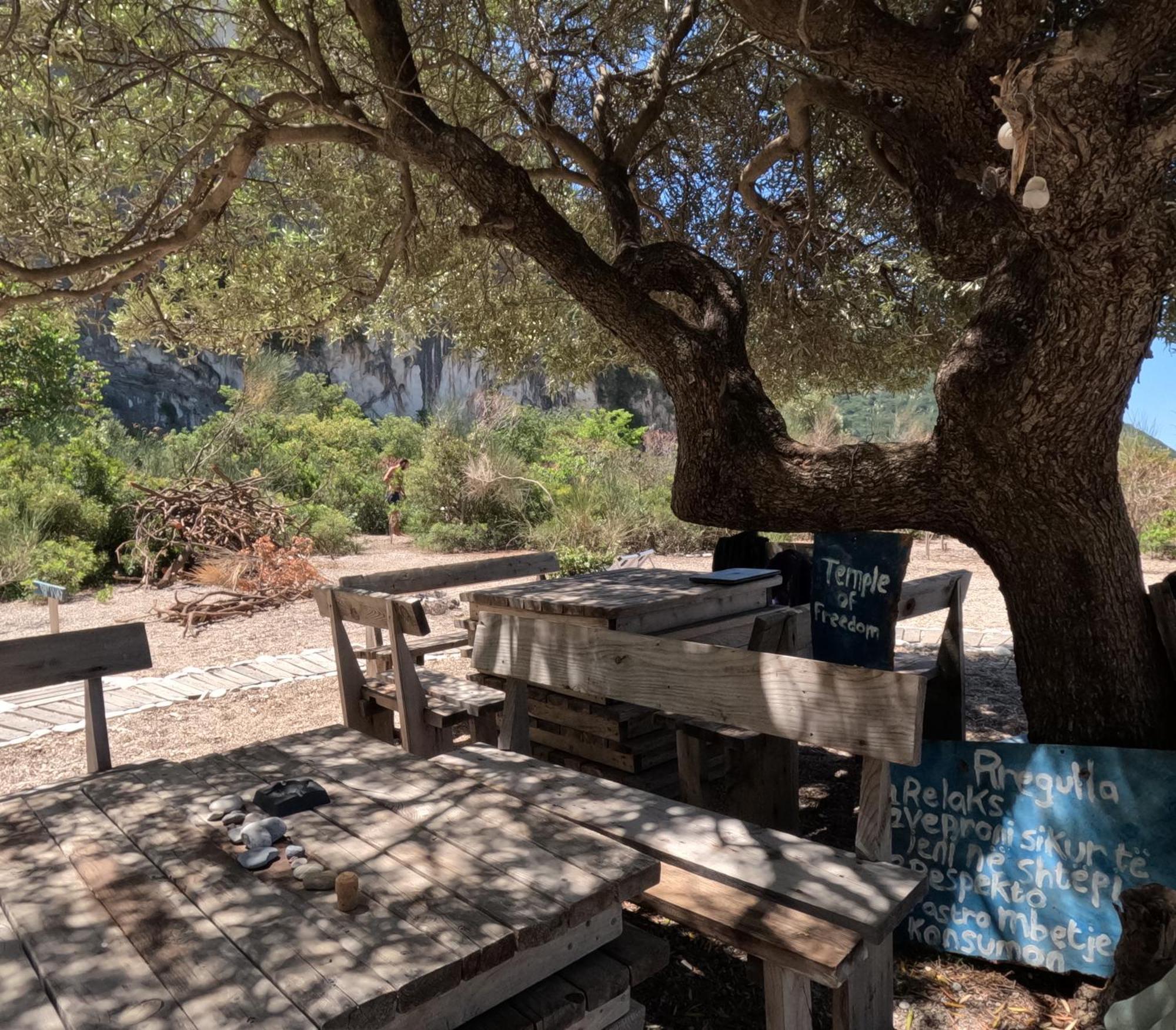 Lost Paradise Eco Camping Himare Exterior photo