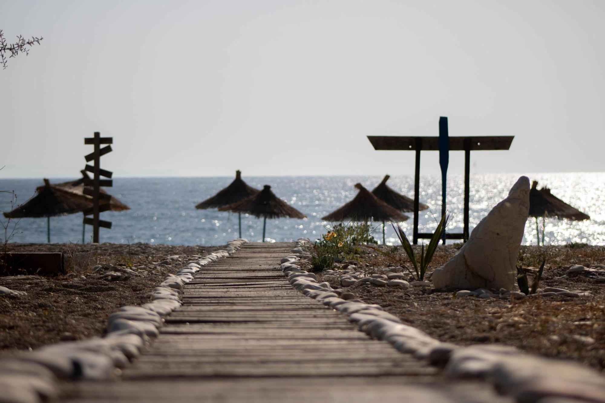 Lost Paradise Eco Camping Himare Exterior photo