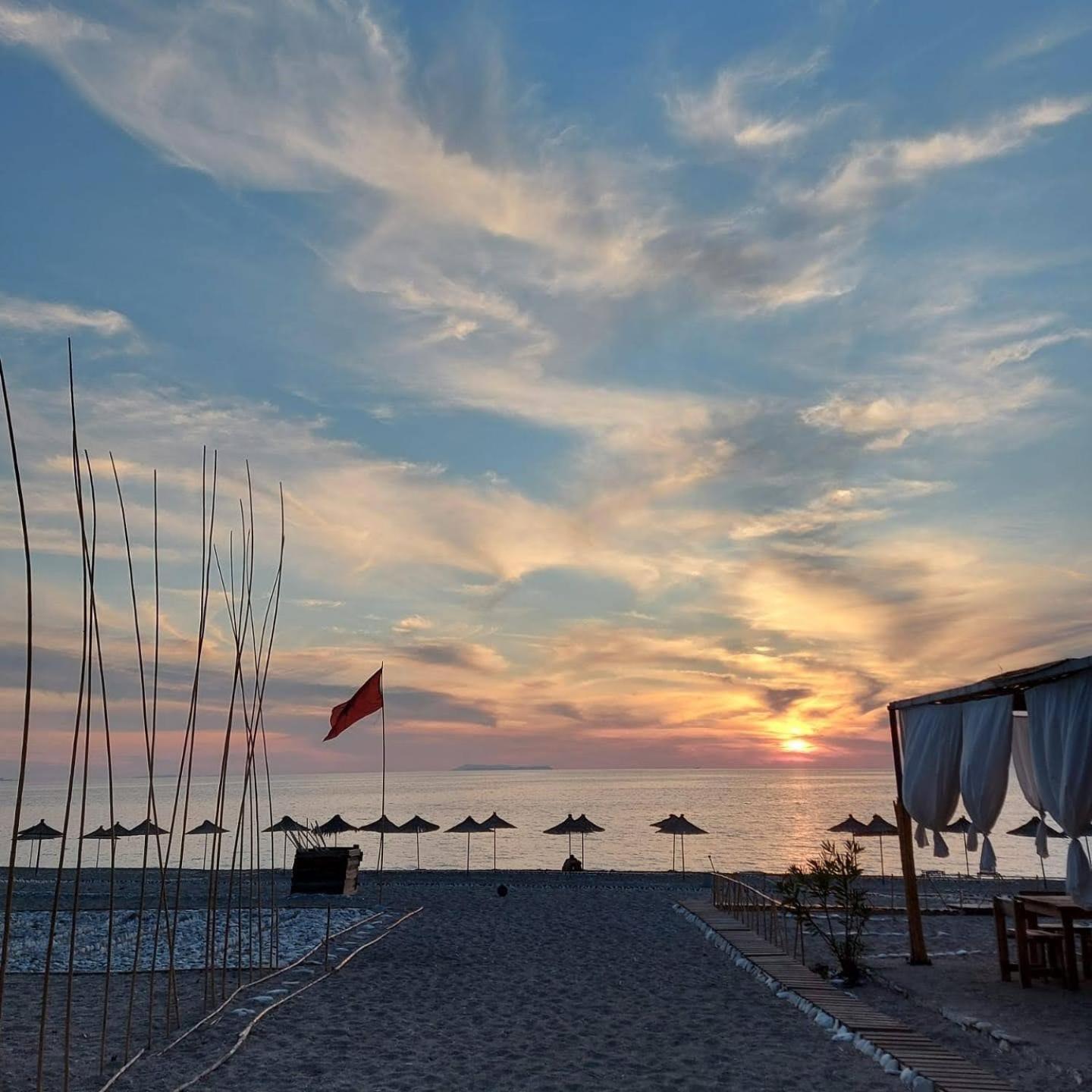 Lost Paradise Eco Camping Himare Exterior photo