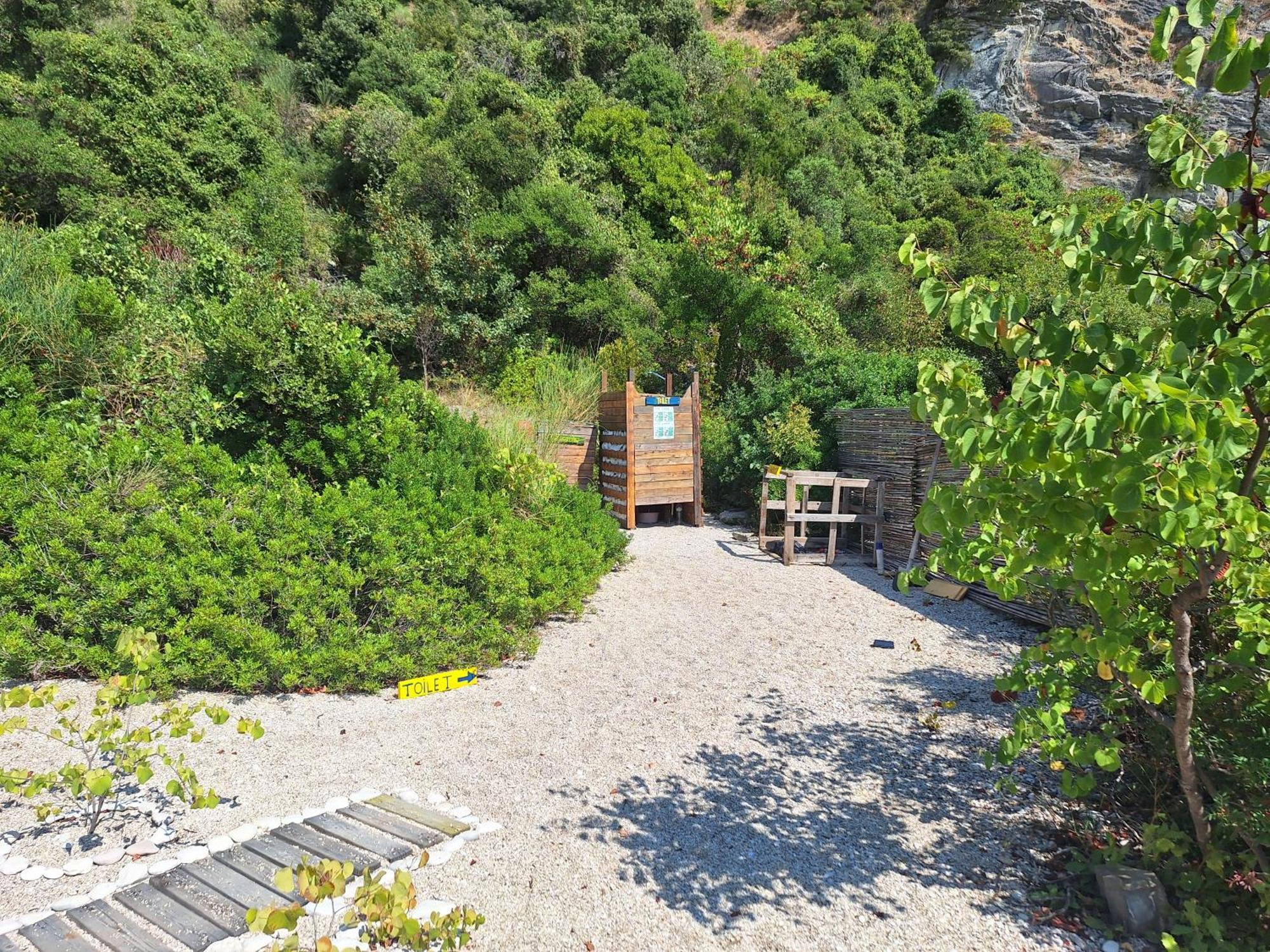 Lost Paradise Eco Camping Himare Exterior photo