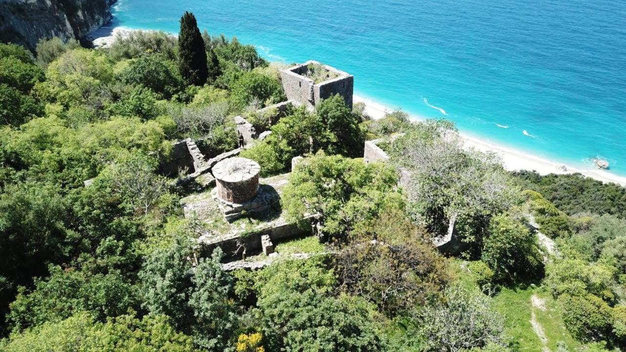 Lost Paradise Eco Camping Himare Exterior photo