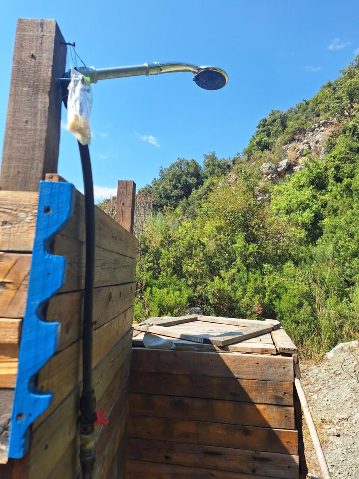 Lost Paradise Eco Camping Himare Exterior photo